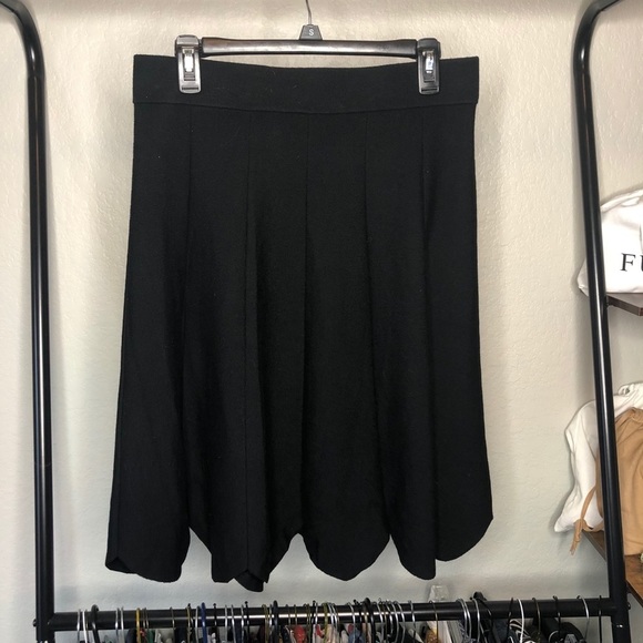 Olivia & Grace Dresses & Skirts - 𝅺Olivia & Grace Knit Black Tulip Flip Skirt